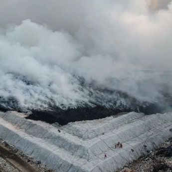 Kebakaran TPA Jatiwaringin Meluas, Pemkab Tangerang Tetapkan Status Tanggap Darurat