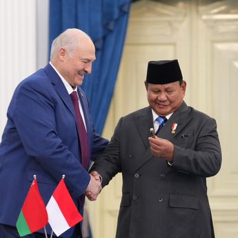 Prabowo dan Presiden Belarus Lukashenko Sepakat Perluas Kerja Sama Ekonomi, Fokus Pertanian Modern hingga Industri Alat Berat