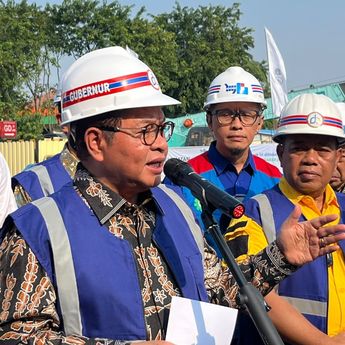 Pemprov DKI Bersihkan 54 Ton Tumpukan Sampah di Cakung