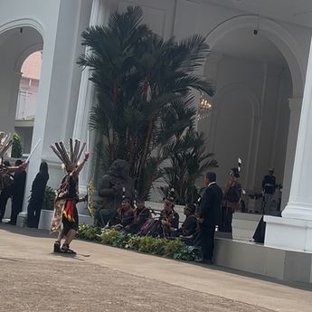 Prabowo Sambut Hangat Presiden Belarus Alexander Lukashenko di Istana Merdeka