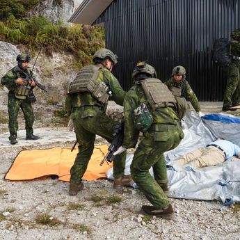 Jenazah Pilot Berhasil Dievakuasi dan Diserahkan kepada Keluarga