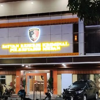 KPK Bawa Bupati Langkat Syah Afandin ke Polrestabes Medan Usai OTT