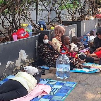 Usai Ditertibkan, Pengungsi WNA Kembali Datangi Kantor UNHCR