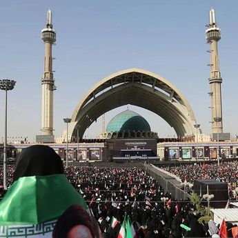 Prosesi Pemakaman Ayatollah Ali Khamenei Dimulai, Iring-iringan Jenazah Berlangsung hingga 12 Jam