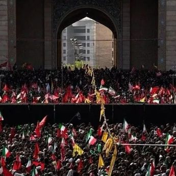 Iran Gelar Shalat Jenazah Akbar untuk Ali Khamenei, Ratusan Ribu Pelayat Hadir