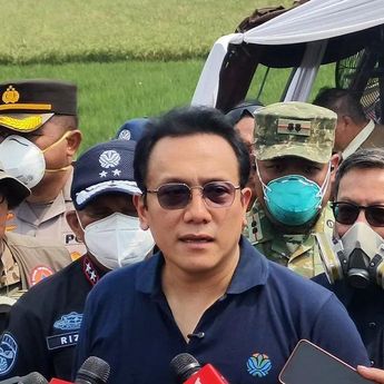 KLH Ungkap Penyebab Kebakaran TPA Jatiwaringin Sulit Dipadamkan
