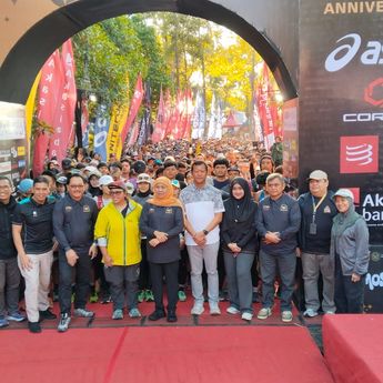 Khofifah Sambut 4.014 Pelari dari 21 Negara Taklukkan Jalur Ekstrem Gunung Arjuno Pasuruan