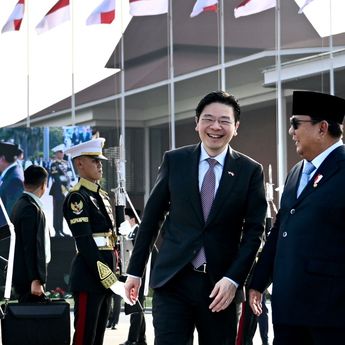 Hangat hingga Perpisahan, Prabowo Antar Langsung Keberangkatan PM Lawrence Wong