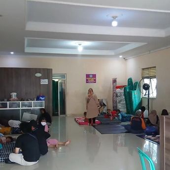 28 Warga Terdampak Kebakaran TPA Jatiwaringin Masih Bertahan di Pengungsian