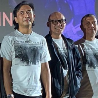 Sal Priadi Ungkap Rasa Haru Terlibat di Konser Padi Reborn Dua Delapan