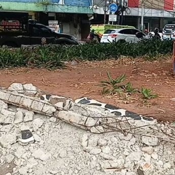 Pagar Besi Taman Flyover Kampung Melayu Hilang Dicuri