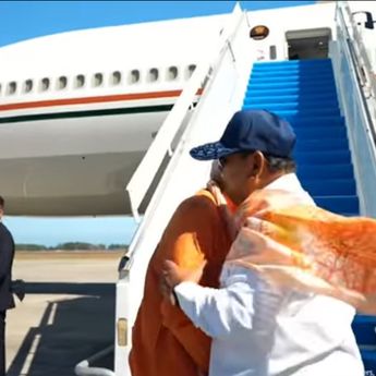 Dengan Pelukan, Prabowo Antar Langsung Kepulangan PM India Narendra Modi