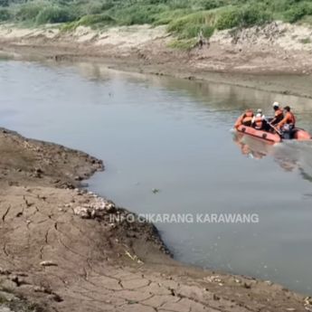 Remaja 14 Tahun Tenggelam di Sungai Citarum, Jasadnya Belum Ditemukan