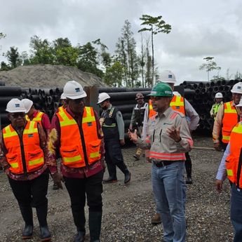 Perluas Akses Air Bersih untuk Masyarakat, Freeport Indonesia Hibahkan 11 KM Pipa kepada Pemkab Mimika
