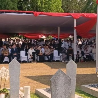 JK hingga Jimly Asshiddiqie Hadiri Pemakaman Rachmat Gobel di TMP Kalibata