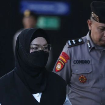 Bupati Sukoharjo Etik Suryani Tiba di Gedung KPK, Langsung Diperiksa