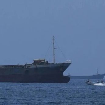 Lalu Lintas Kapal di Selat Hormuz Melambat Usai Eskalasi AS-Iran