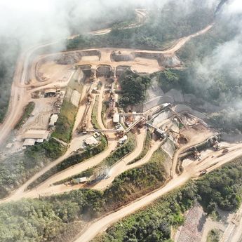 MDKA Temukan Sumber Daya 2 Juta Ons Emas di Proyek Gua Macan