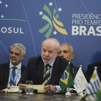 Presiden Brasil Sebut Rencana Trump Kenakan Tarif Selat Hormuz Sebagai Pembajakan