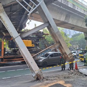 Sopir Truk Pengangkut Alat Berat yang Tersangkut di JPO Tendean Diamankan Polisi