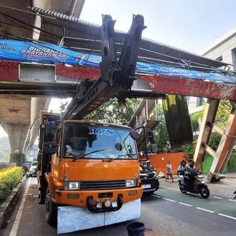 Perusahaan Penabrak JPO Tendean Bakal Dimintai Pertanggungjawaban, Ini Kata Dinas Bina Marga