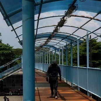 Pemprov DKI Diminta Tinjau Ulang Kondisi Seluruh JPO di Jakarta