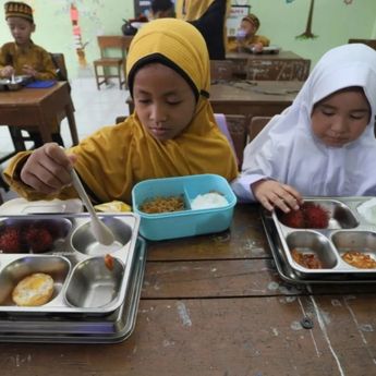 Prabowo Instruksikan Kolaborasi Lintas Sektor untuk Perkuat Program MBG