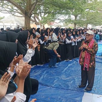 Mendikdasmen Ajak Pelajar NTB Bijak Bermedia Sosial demi Masa Depan Gemilang