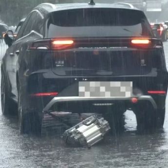 Video Komponen Mobil Listrik BYD Terlepas Saat Terjang Banjir Jadi Sorotan
