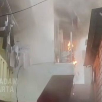 Rumah di Cengkareng Dilalap Si Jago Merah