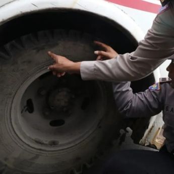 Polisi Pastikan Kabar Tilang Ban Gundul di Media Sosial Adalah Hoaks