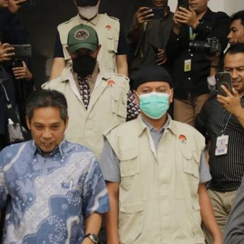 KPK Geledah Kantor Bupati Lombok Barat