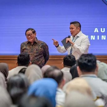 Temui Seskab Teddy, Pramono Anung 'Reuni' dengan Pegawai Setkab