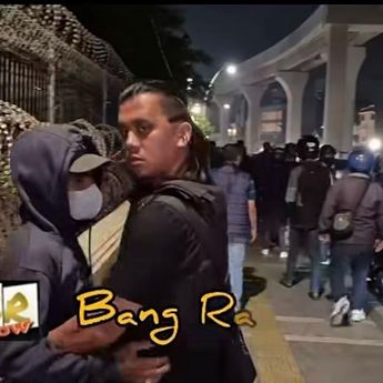 Gaharnya Kasat Reskrim Polres Jakpus saat Amankan Pemuda Bersajam di Jalan Tambak