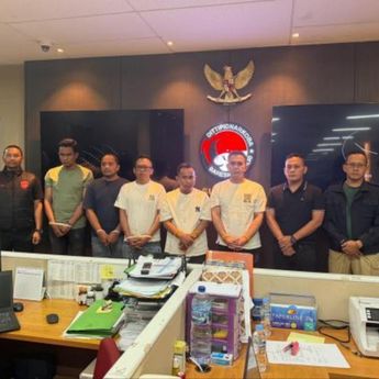 Penampakan Kasat Narkoba Polres Tangsel dan Anak Buahnya yang Diborgol Bareskrim