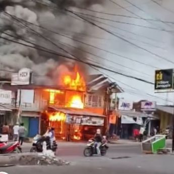 VIDEO: Dua Ruko di Bandar Lampung Ludes Terbakar