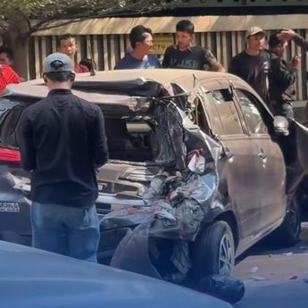1 Orang Tewas Akibat Tabrakan Beruntun di Lewipanjang Bandung