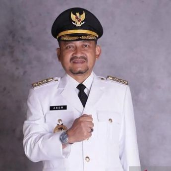 Bupati Pemalang Anom Widiyantoro Jalani Pemeriksaan Intensif di Gedung KPK Jakarta