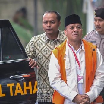 KPK Periksa Istri Bupati Kuansing Nonaktif dan Eks Sekda sebagai Saksi