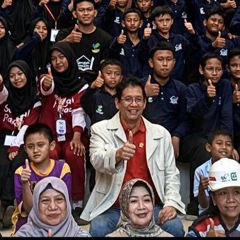 Purbaya Tinjau Sekolah Rakyat di Surabaya, Ajak Siswa Raih Masa Depan Lewat Pendidikan