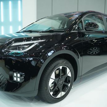 Mobil Listrik GAC Aion UT Black Melantai di GIIAS 2026, Dibanderol Mulai Segini
