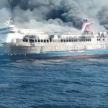 AHY: Pemerintah Selidiki Penyebab Kebakaran KM Mutiara Sentosa