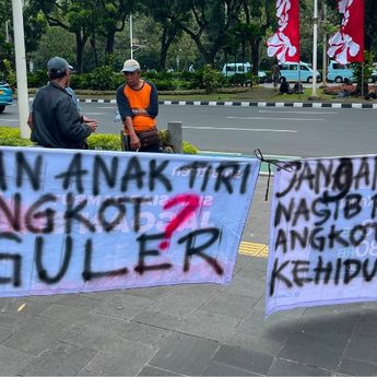 Sopir Angkot M44 Demo, Minta Rute JakLingko 48A Diubah