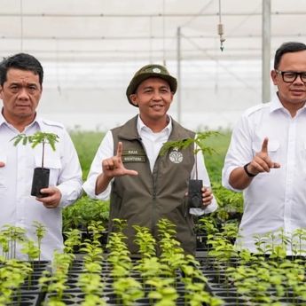 Menhut Sampaikan Salam ASRI dari Prabowo saat Resmikan Persemaian Sriwijaya Kemampo