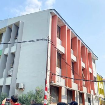 Yayasan Ngaku Tak Tahu Asal-usul 995 Senjata yang Ditemukan di Sekolah Pondok Pinang