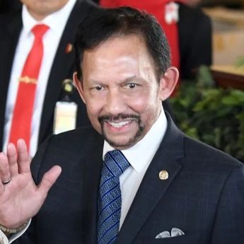 Sultan Brunei Cabut Gelar Kerajaan Menantunya