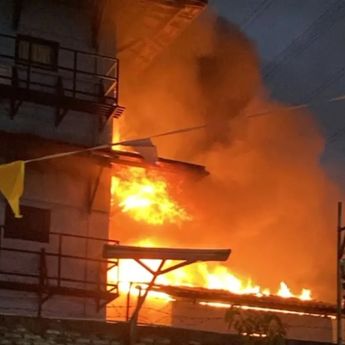 Gudang Sekolah di Penjaringan Terbakar, 70 Personel Damkar Dikerahkan