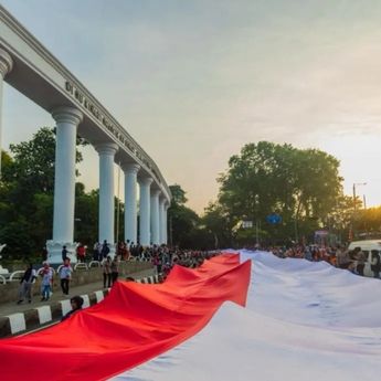 Festival Merah Putih ke-11 Semarak, Warga Bogor Bentangkan Bendera 500 Meter
