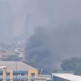 Rumah di Tanah Abang Kebakaran, Puluhan Petugas Damkar Dikerahkan
