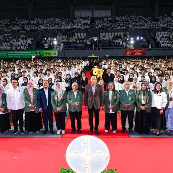 Di Tengah Ribuan Mahasiswa Baru UPN Jakarta, Menko AHY: Masa Depan Indonesia Ditentukan Anak Muda Hari Ini